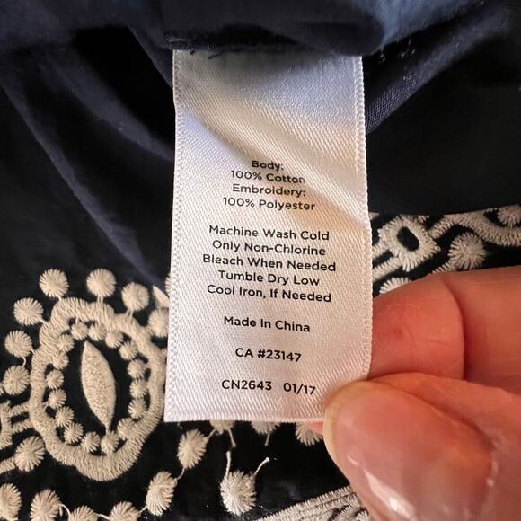 Talbots Navy Embroidered Cotton Tunic Top Medium Sleeveless - Picture 9 of 10